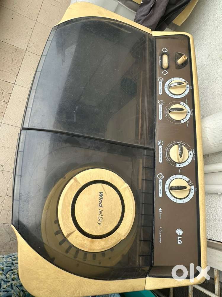 Washing machine -Whirpool- semi automatic