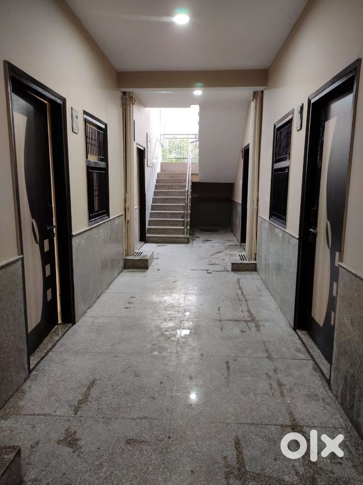 Male/Female Sharing room 3500 only sector 127 noida