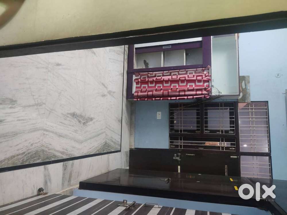 1 Room, 1 Big Hole, for rent: Near IIHMR university ,near Mosam Vibhag