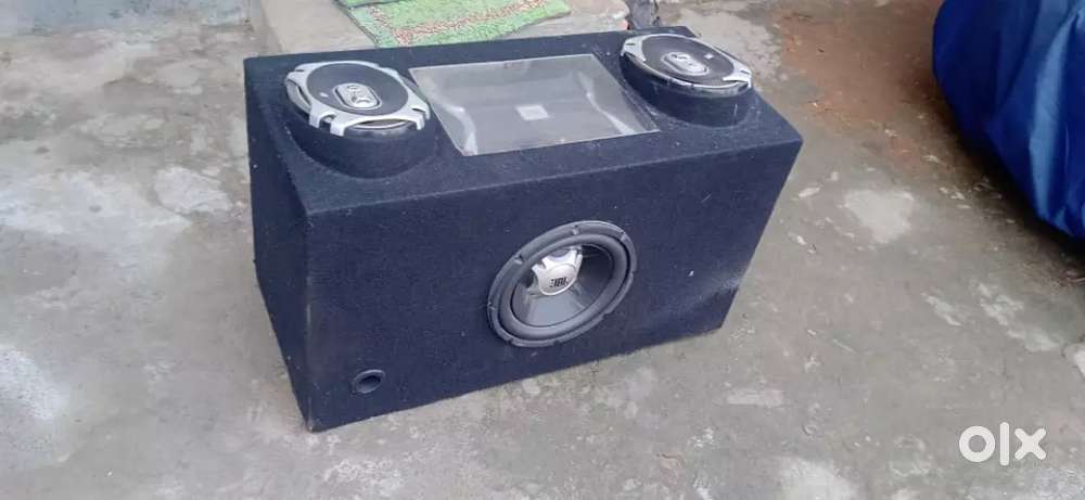 JBL. Subwoofer. Amplifier