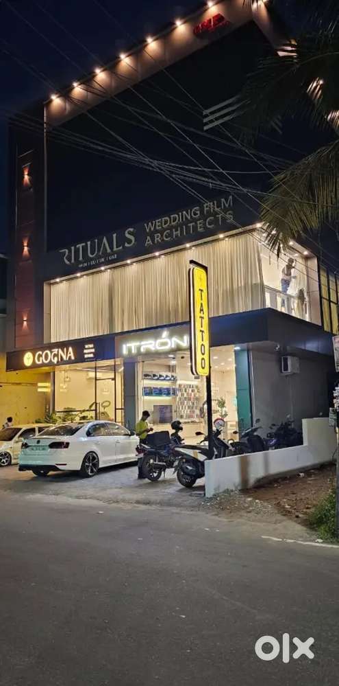 Commercial building for sale In vyttila Hub Chalikavattom