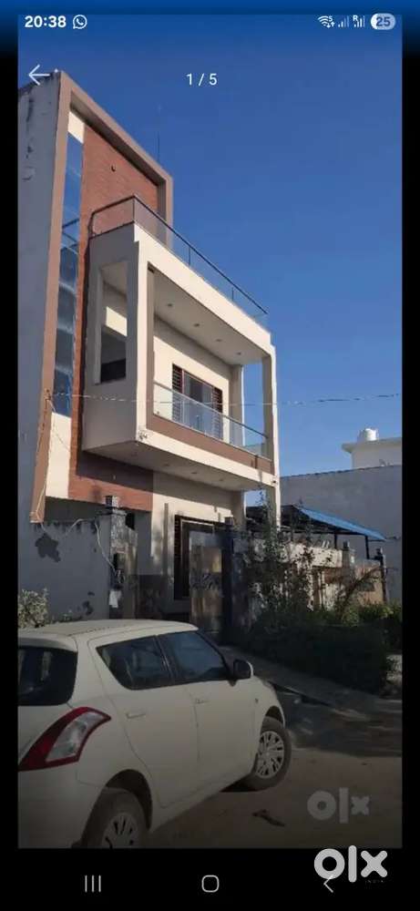 First Floor for Rent in Radha City Colony