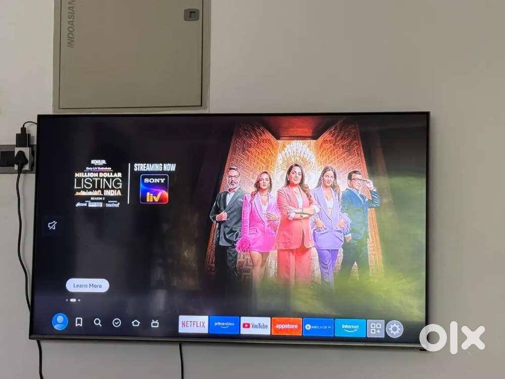 Samsung 125.7cm (50) Full HD Flat Smart TV J5570 Series 5