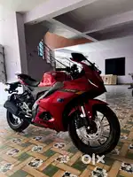 Brand new bike R15 v4 8 month old jisko bhi lena ho turant coll kare
