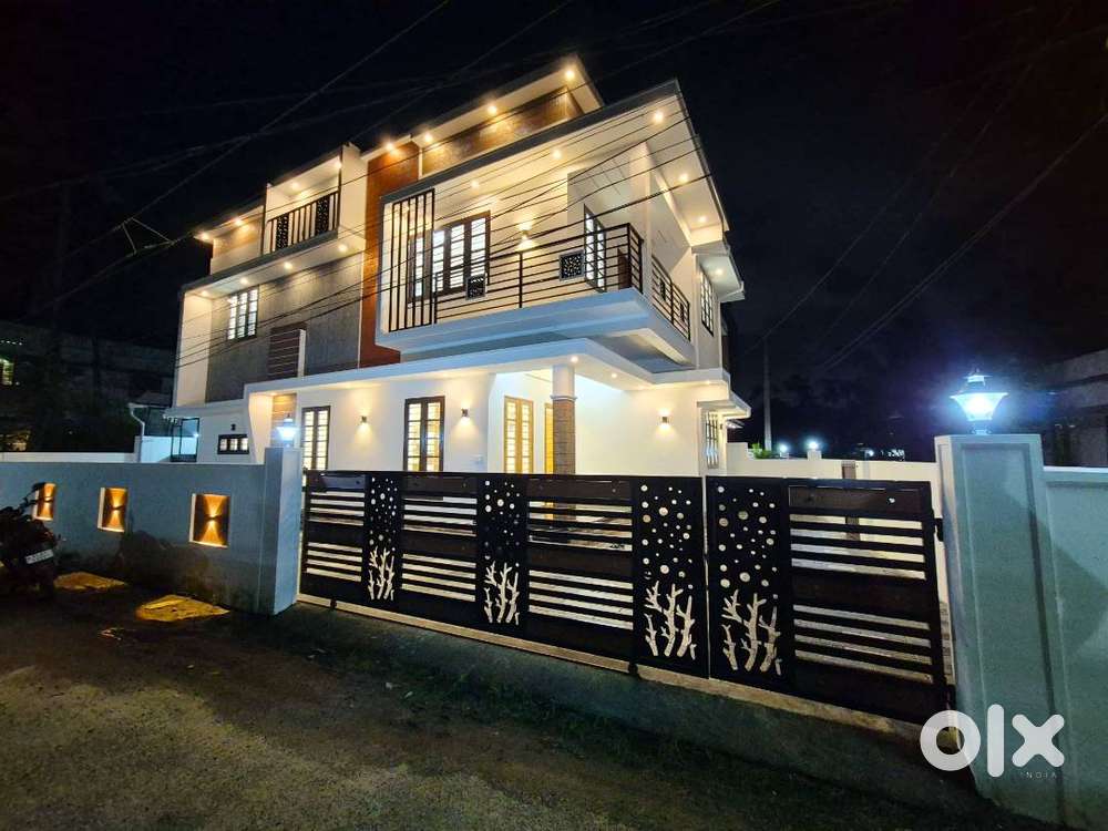4BHK 4.100Cent Posh House for Sale – Manjummel, Near Edappally