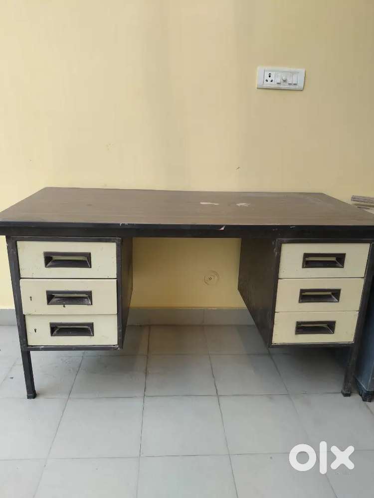 Working office table
