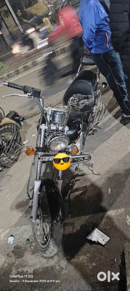 Avenger Bike black 220 2011 Model 2030 tak registration hai insurance