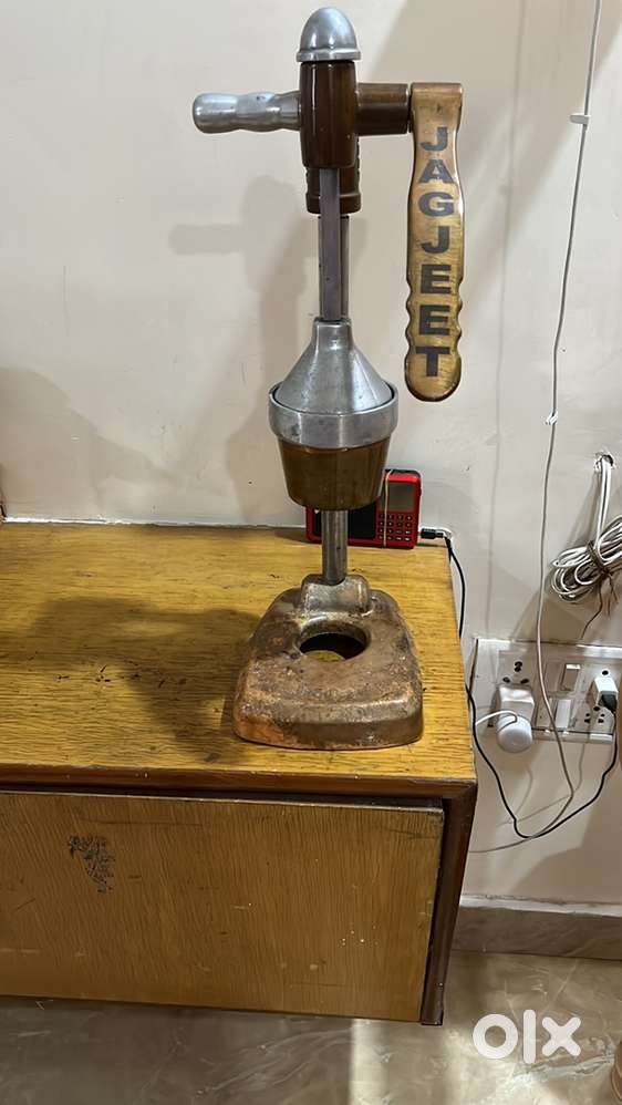 Hand Juicer