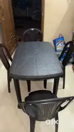 TABLE WITH FOUR CHAIRS