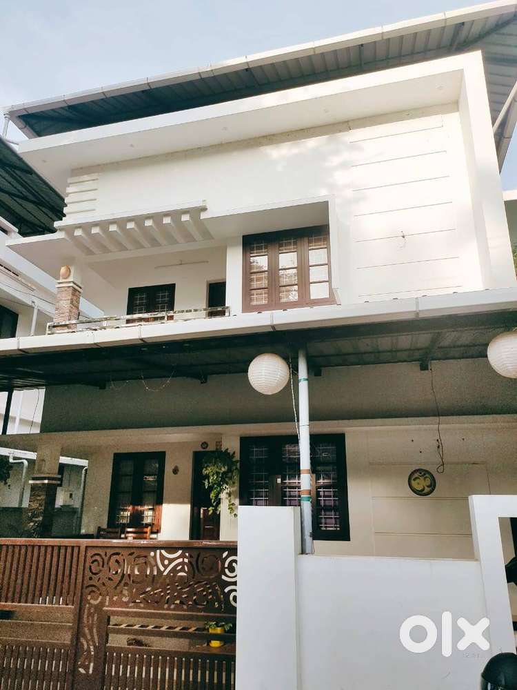 Thiroor 1600 SqFt 4bhk New Villa Thrissur