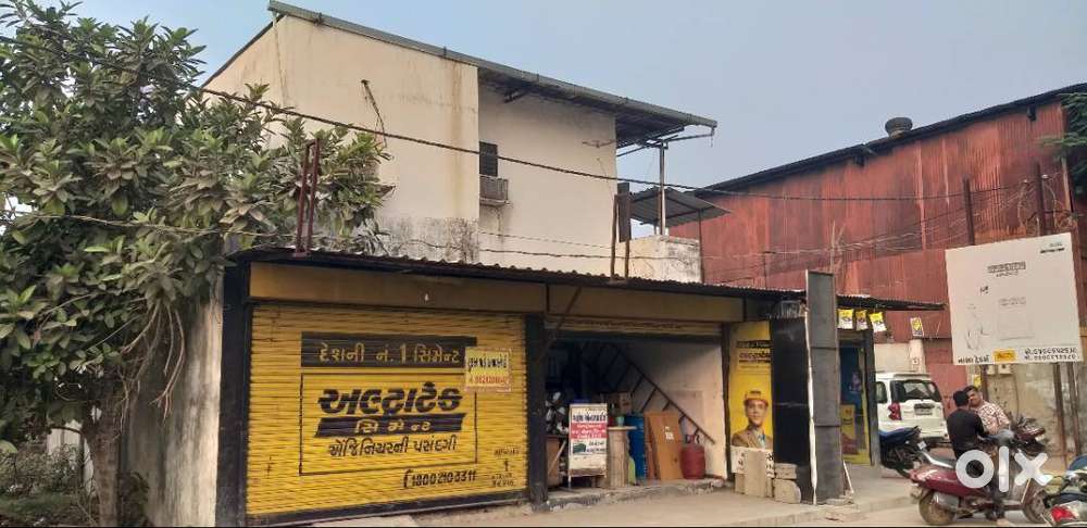 road touch shop available on rent