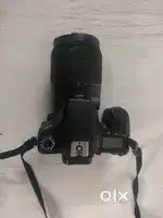Cannon 77d dslr camera, original bag and charger with 2 batteries