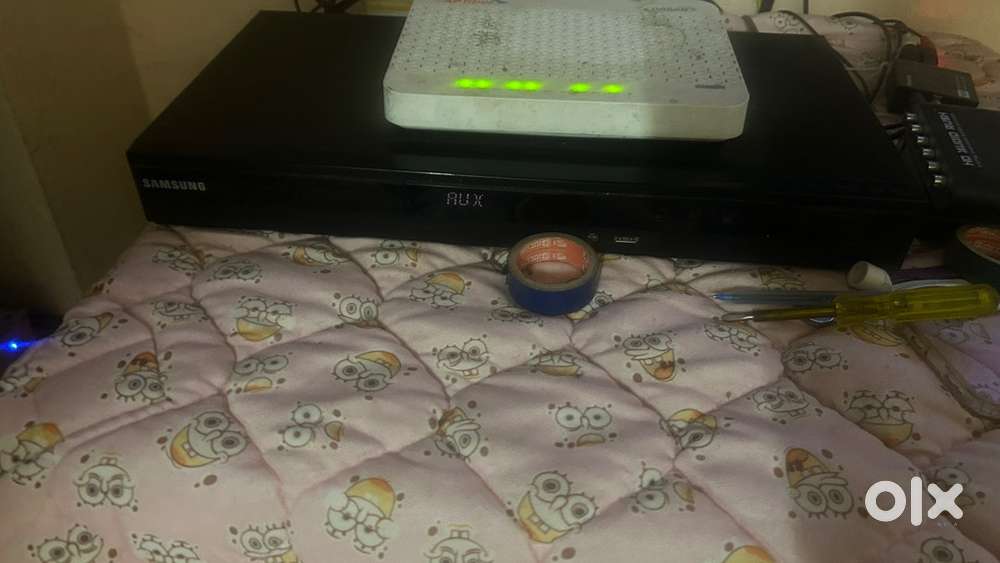 Samsung home theatre with extra base