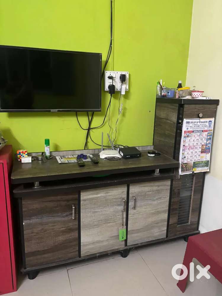 Wooden Showcase / TV Unit for Living Room – Good Condition