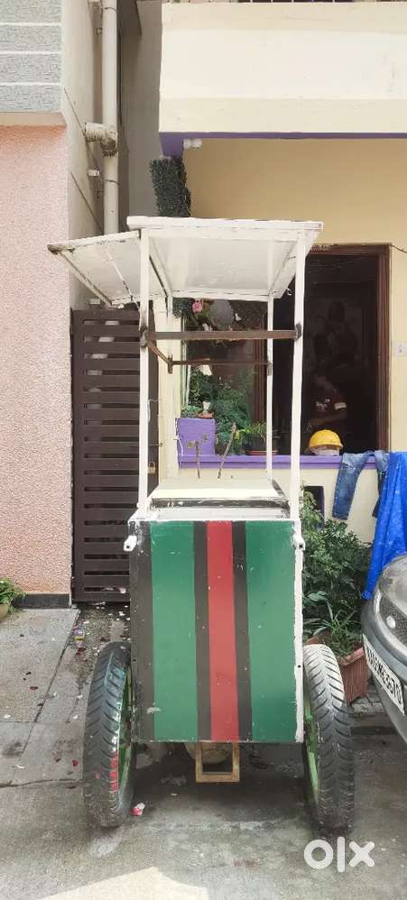 Food stall moving stall