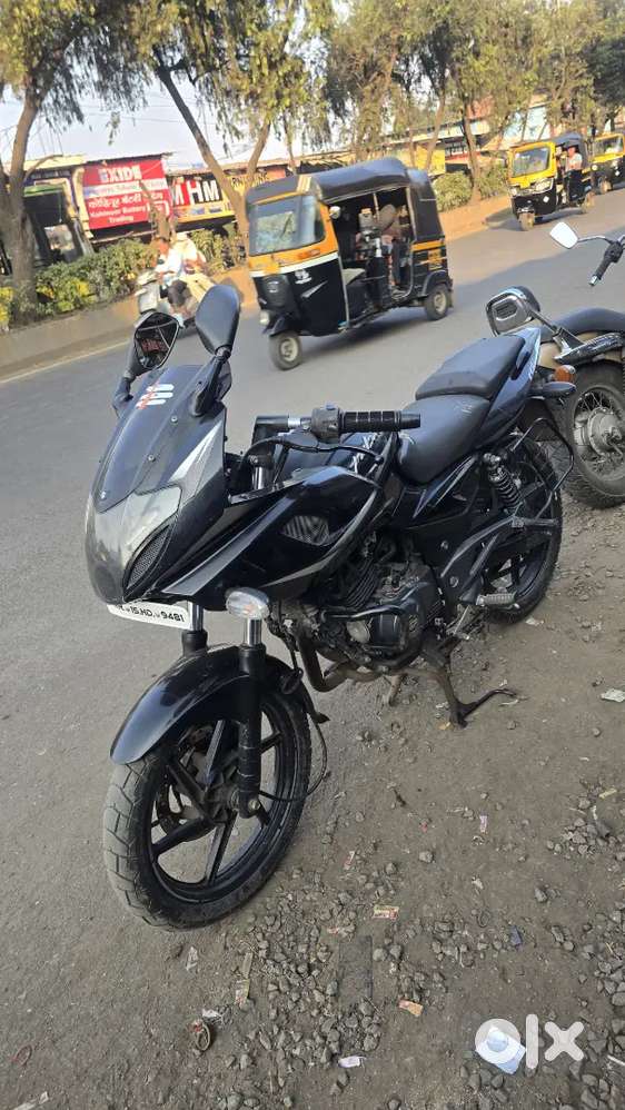 Bajaj Pulsar 220 BS4. available available the bike zone