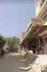 मार्केट में 10X25 शॉप 3 फ्लोर बनी हुई हैं निवारू रोड़ वेदजी का चौराहा