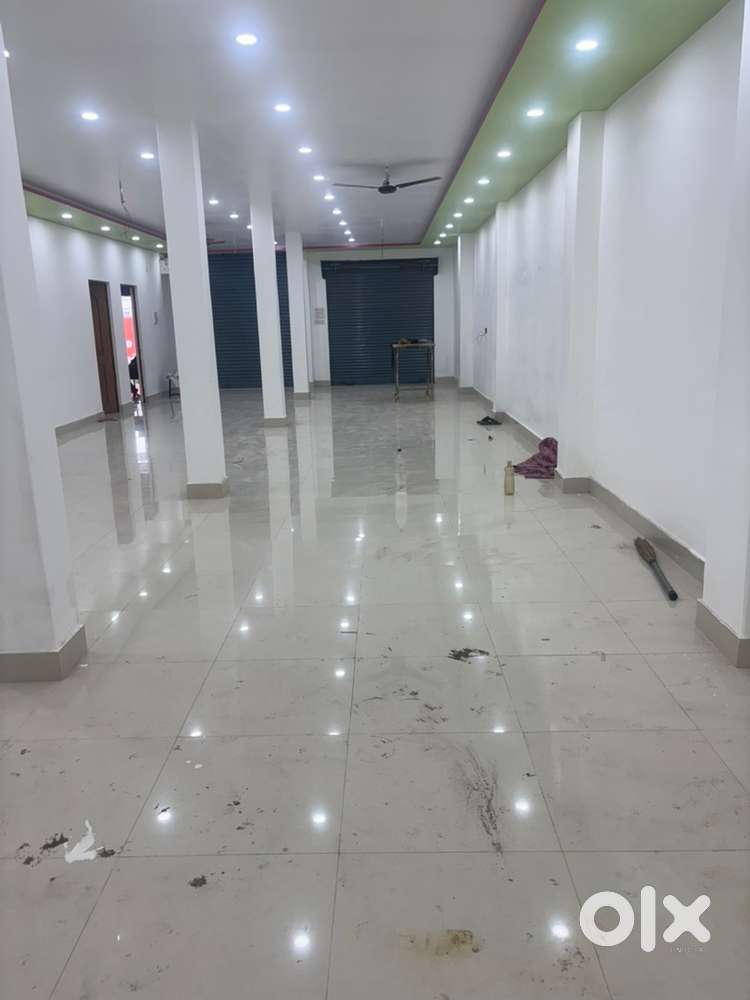 1100 sqrft area for rent