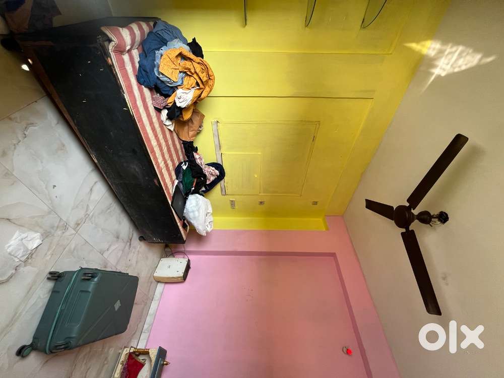 2 BHK FLAT FOR RENT (ONE ROOM OCCUPIED)