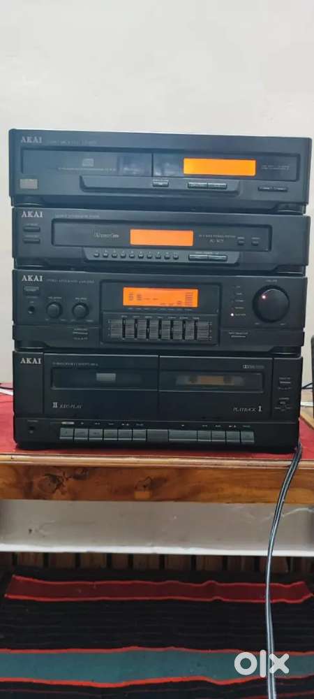 Akai rack system. Aux, FM, Cassette, working Cd not working Rs 19,999.
