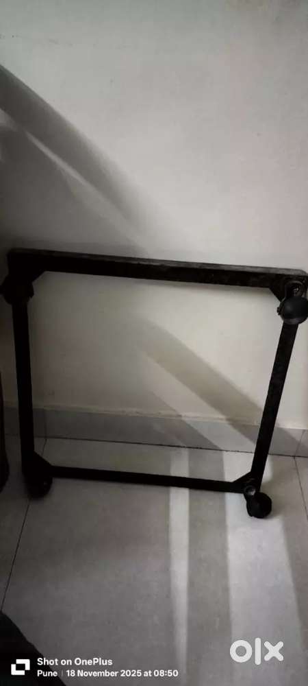 Wany to sell washing machine stand urgently