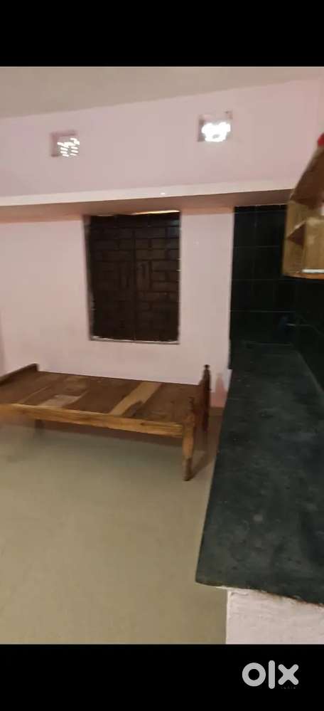 Girls bachelor/Living couple/family check description