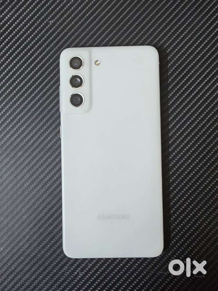 Samsung S21 FE 5G (White) Pristine Condition with Bill & Box