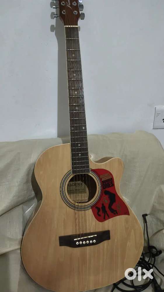 Accoustic guitar new condition