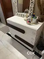 Wooden chest of drawers for Sale!