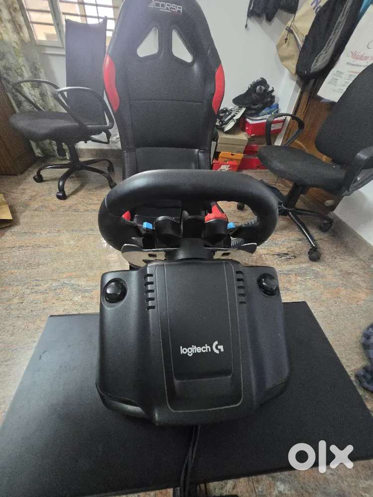 Logitech G29 Driving Force Steering Wheel, Pedals &Chair and stand