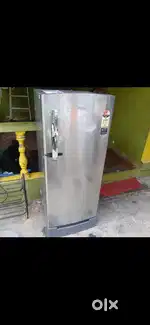 Good working condition latest refrigerator whirlpool