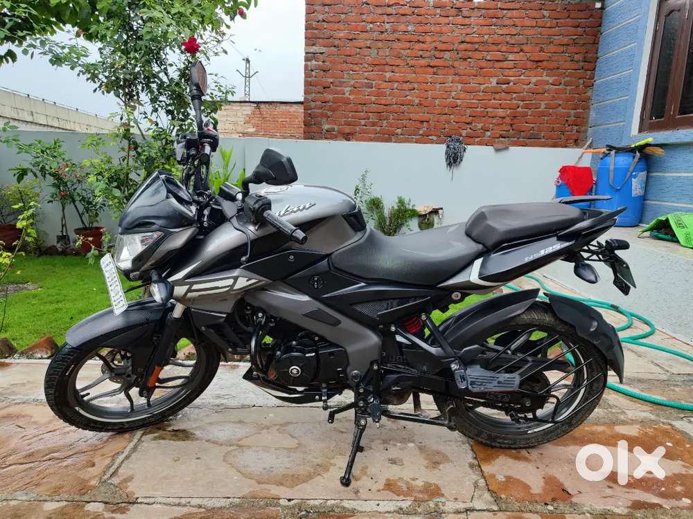 Bajaj Pulsar Ns 125 Bs6 June 2022 model 1st owner