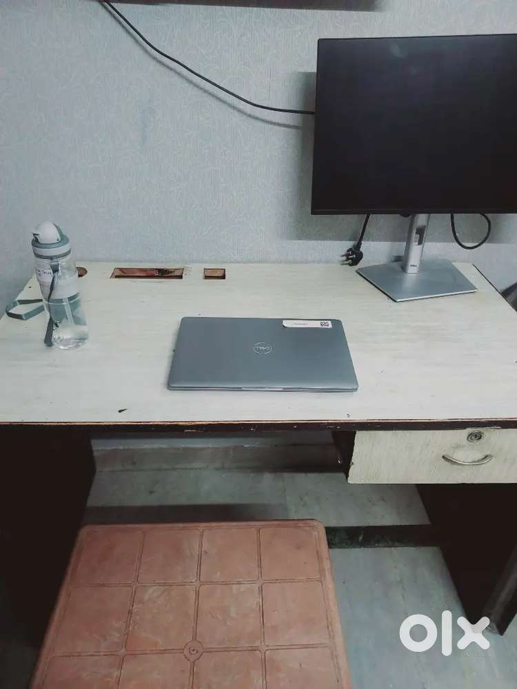 computer table and center table