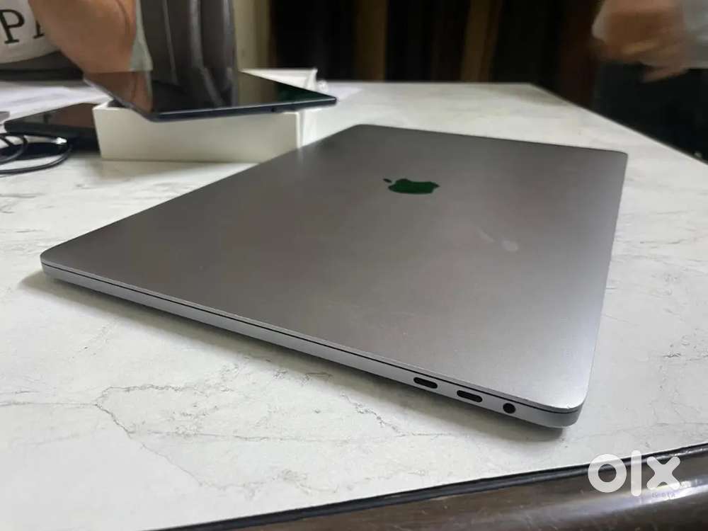 MACBOOK PRO 2017 A2141 CORE I7 16GB RAM 512GB SSD 15.6 INCH SCREEN