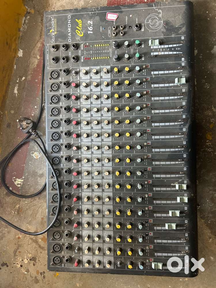3 dj mixers