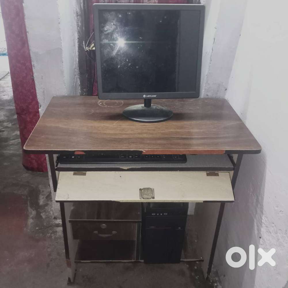 Computer with table