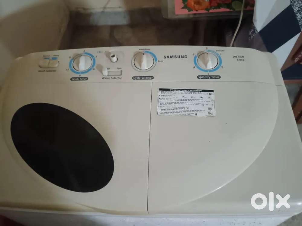 A Semi automatic Samsung Washing Machine for sell