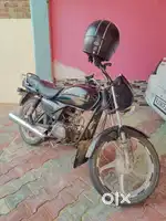 One hand used