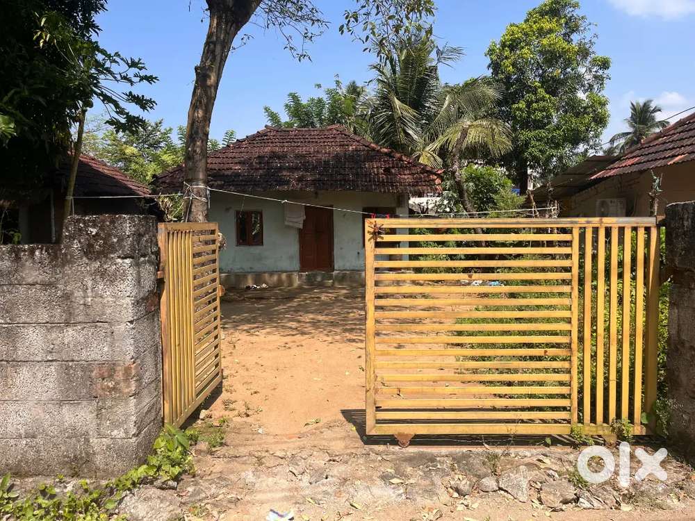 Plot with 1BHK small House for Sale in Arafa Nagar,pezhumkara,Palakkad