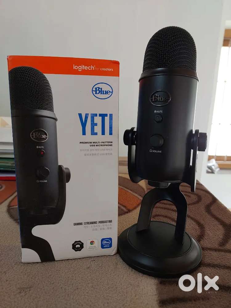 Blue Yeti Premium USB Microphone - Ideal for Streaming, Podcasting
