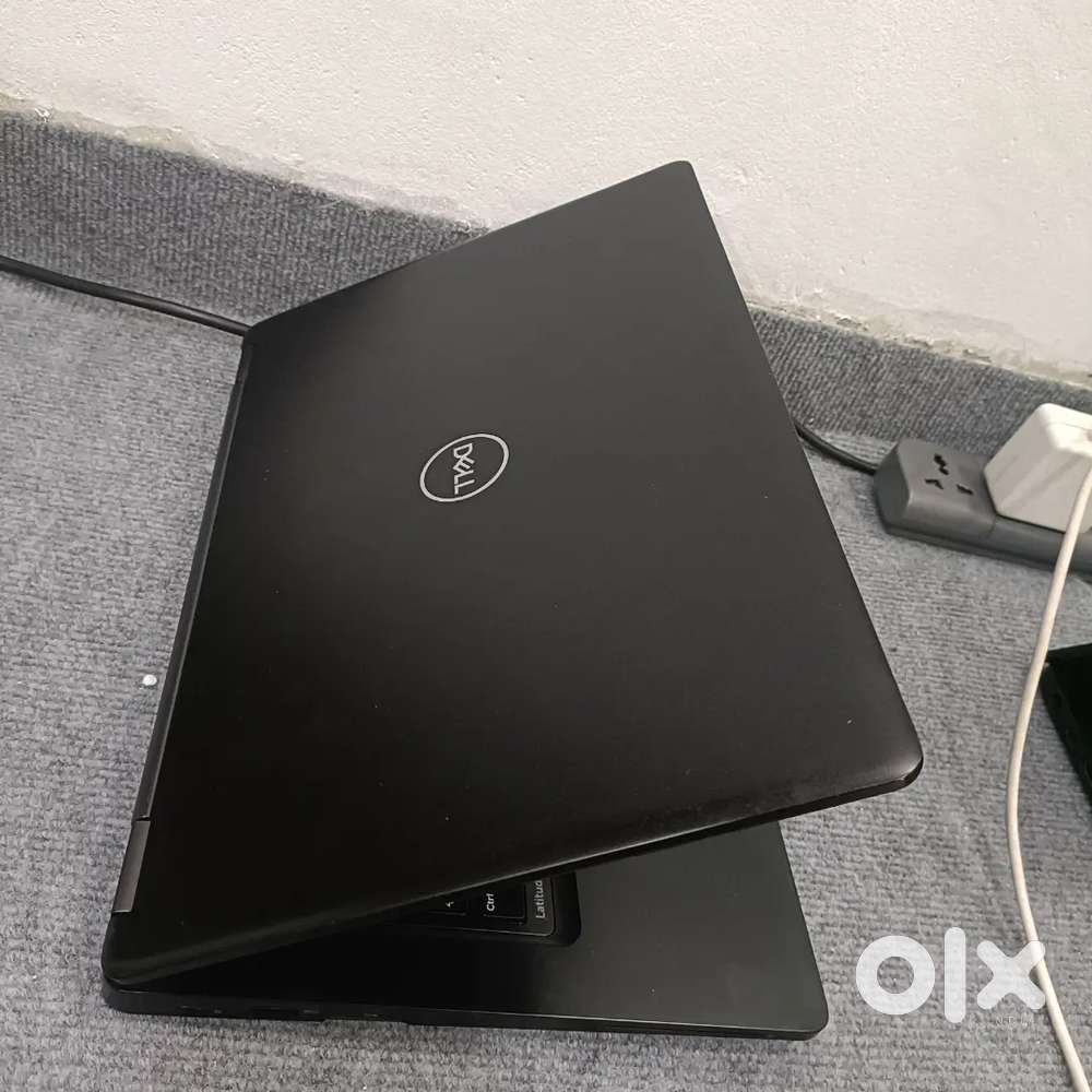 DELL latitude 5480
 Intel Core i7 7th Gen
8 GB Ram 
256 GB SSD Nvme