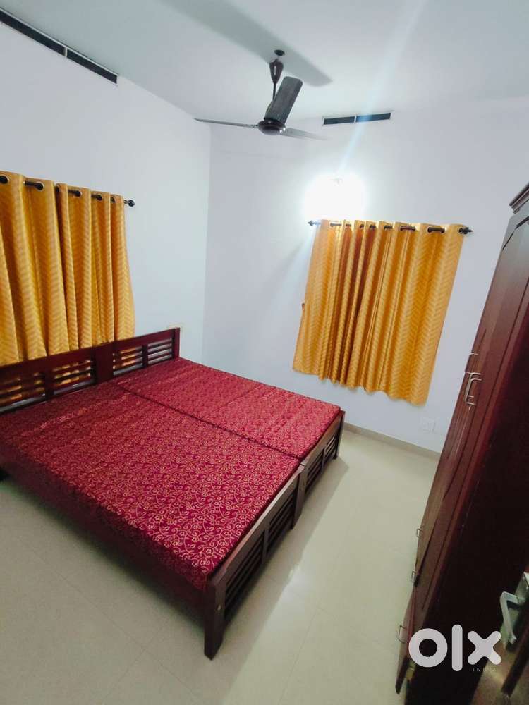 Looking for a female roommate @ Palarivattom