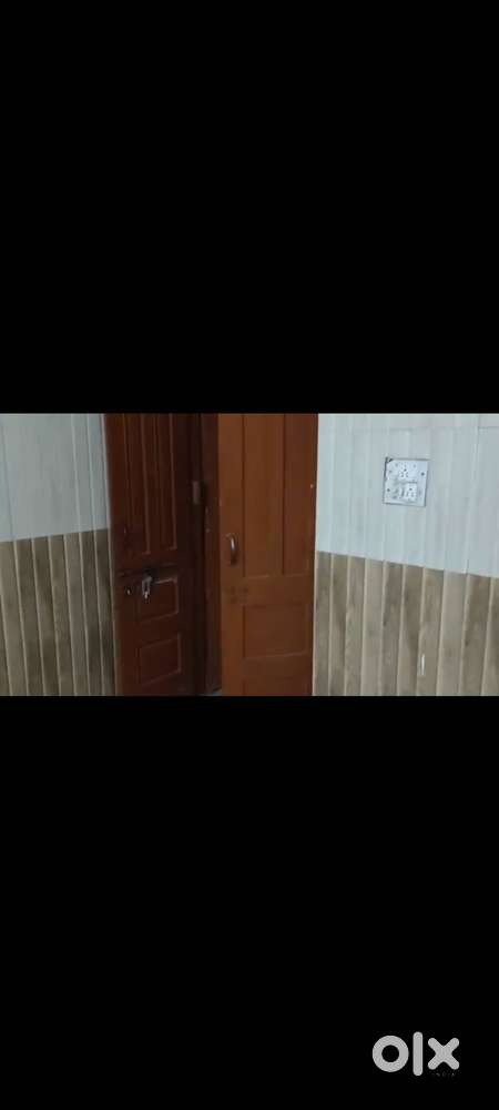 Need roommate .No timings restriction. Rent 4000 . Shared washroom