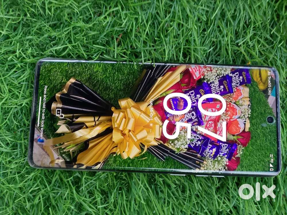 Motorola edge 40Koi kmi nahi hai 8+4 256