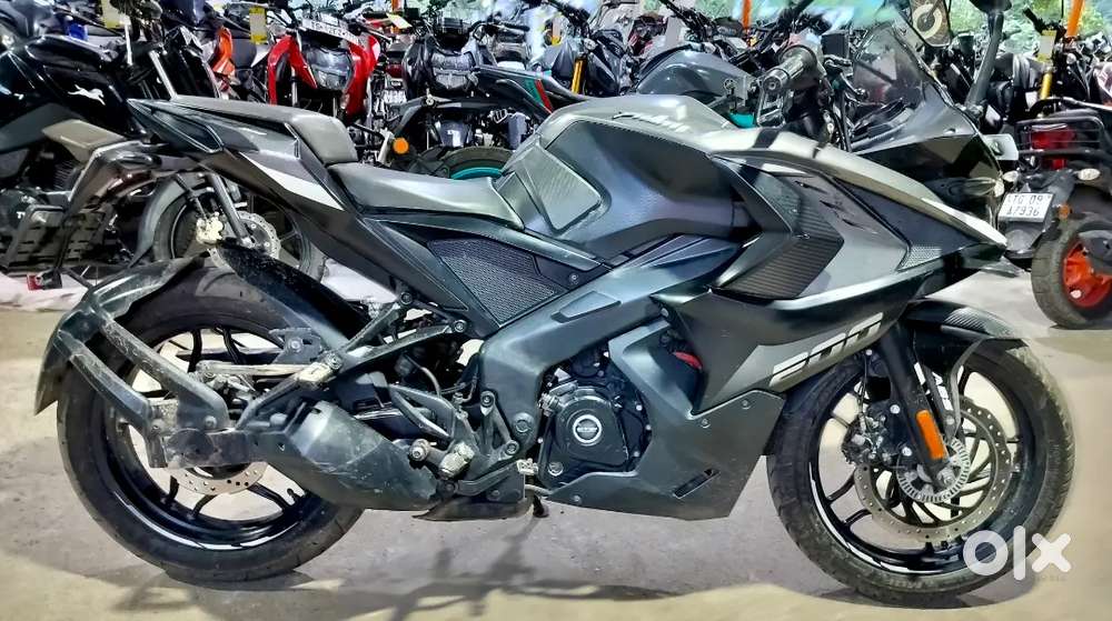 Game changer bike Pulsar rs 200 year 2023
