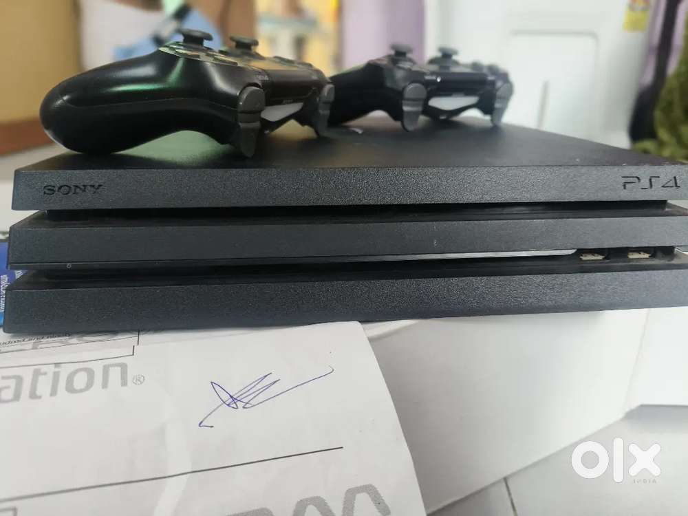 Ps4 pro 1tb 27 games 11.00 model