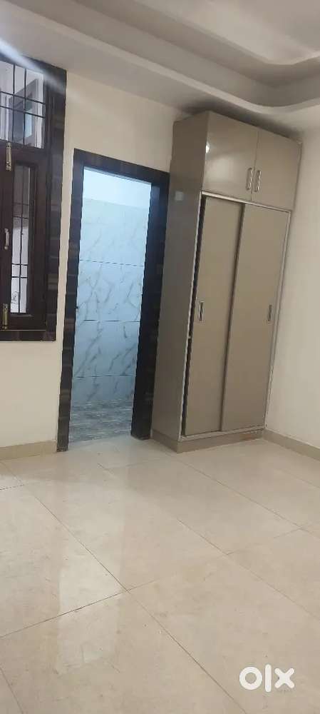 2 BHK flat prime location nearby mahagun math 80% loan available