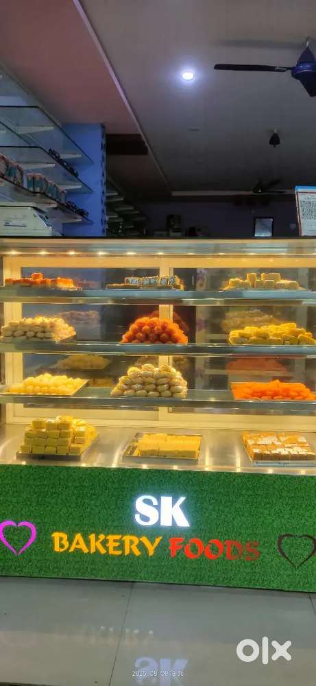 Cake glass counter
