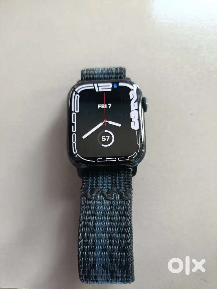 Apple watch Series 9 45 mm ( GPS only ).