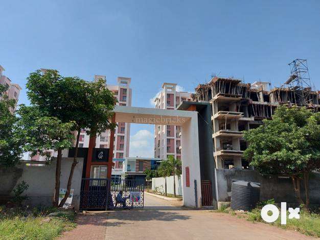 its brand new reedy  to move flat for sale in solapur road